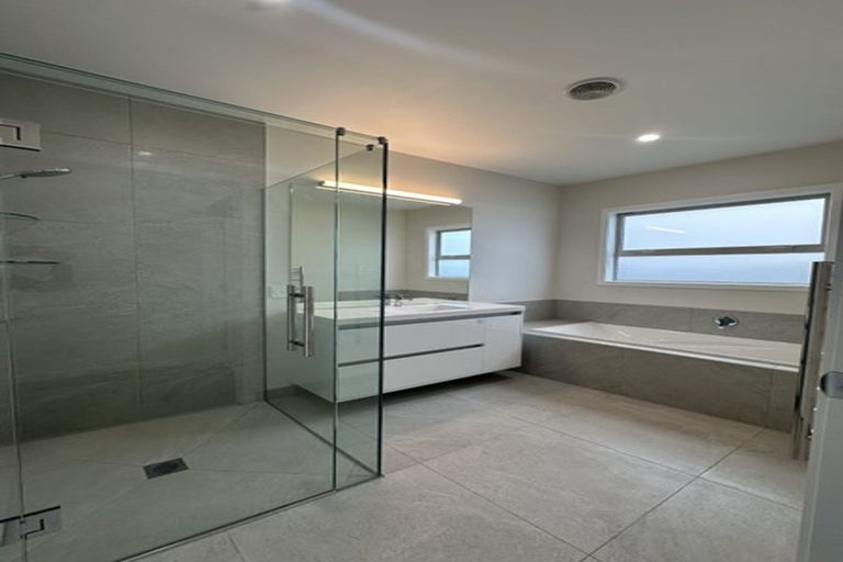 Photo of property in 11 Cassin Place, Taradale, Napier, 4112