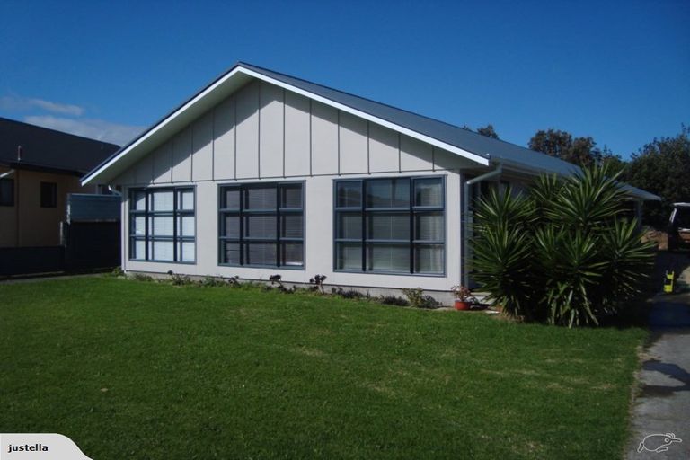 Photo of property in 9 Albany Street, Patea, 4520