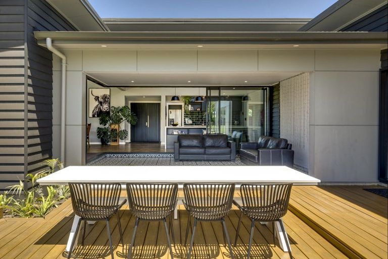 Photo of property in 68 Mcelwee Street, Jervoistown, Napier, 4112