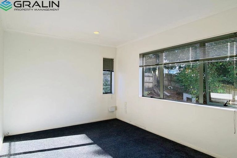 Photo of property in 15 Nikau Street, New Lynn, Auckland, 0600