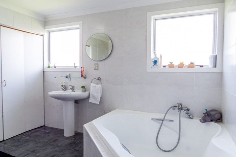 Photo of property in 7 Konini Place, Edgecumbe, 3120