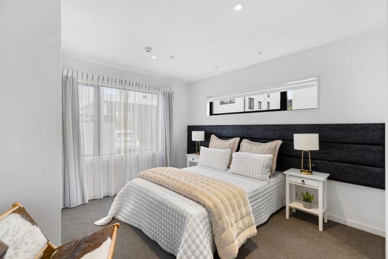 Photo of property in 9/12 Latimer Square, Christchurch Central, Christchurch, 8011