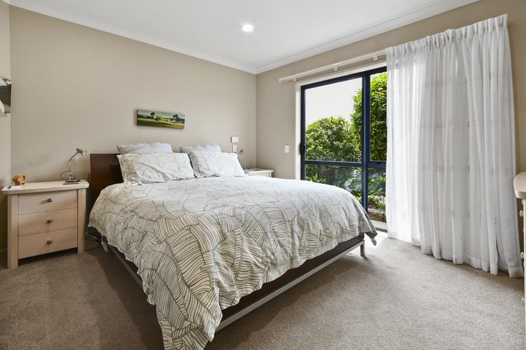 Photo of property in 12 Phoenicia Court, The Gardens, Auckland, 2105