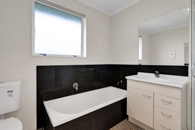 Photo of property in 25 Silvan Place, Bell Block, New Plymouth, 4312