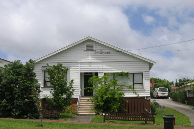 Photo of property in 9 Methuen Road, Avondale, Auckland, 0600