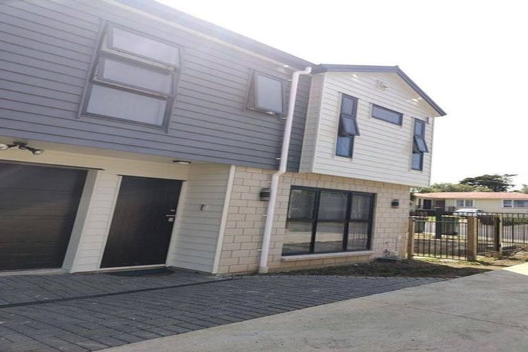 Photo of property in 17a Eddowes Street, Manurewa, Auckland, 2102