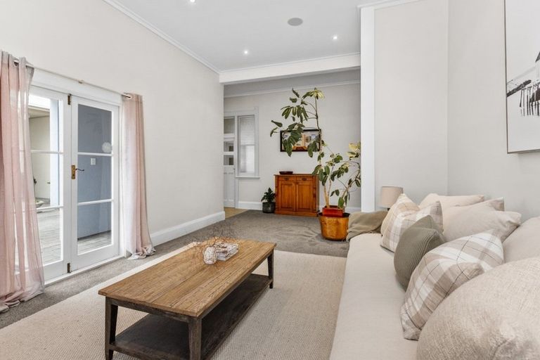 Photo of property in 5 Finnis Lane, Hospital Hill, Napier, 4110