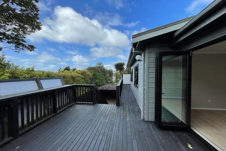Photo of property in 49a Springfield Road, Morningside, Auckland, 1022