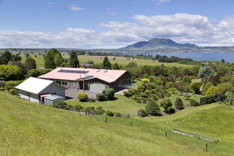Photo of property in 35 Te Moenga Park, Acacia Bay, Taupo, 3330
