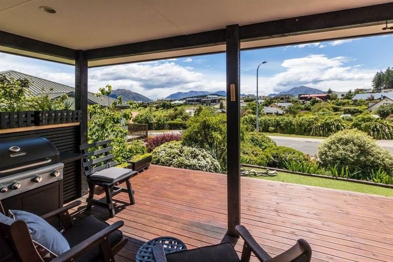 Photo of property in 3 Scaife Place, Wanaka, 9305