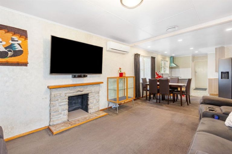 Photo of property in 5 The Strand, Wainuiomata, Lower Hutt, 5014