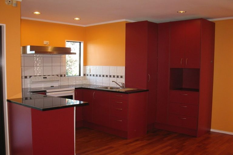 Photo of property in 1/34 Curacao Place, Half Moon Bay, Auckland, 2012