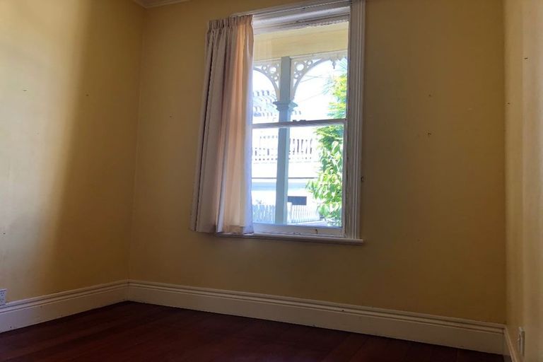 Photo of property in 15 Caroline Street, Mount Victoria, Wellington, 6011