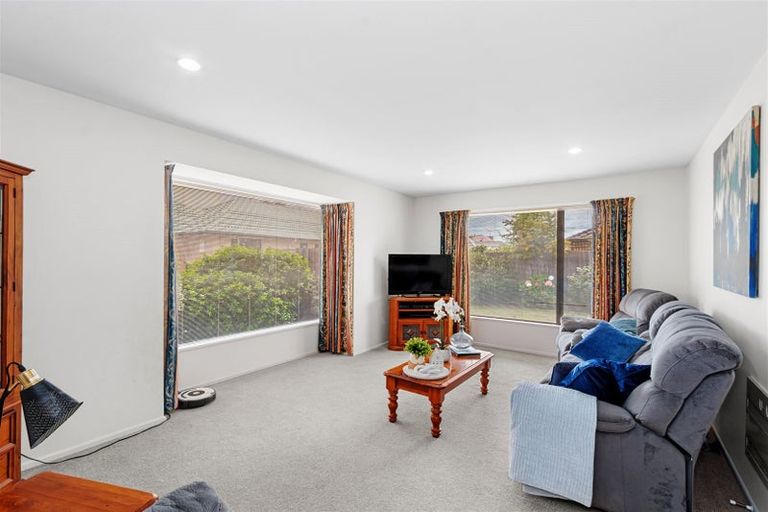 Photo of property in 531a Harewood Road, Harewood, Christchurch, 8051
