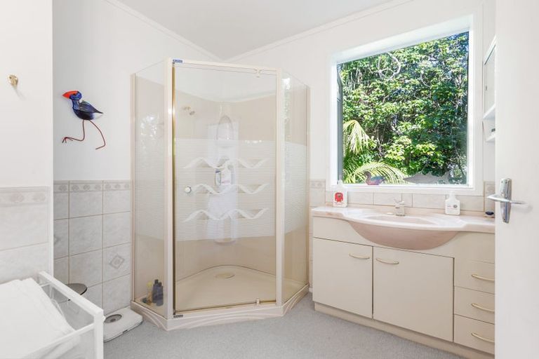 Photo of property in 79 De Luen Avenue, Tindalls Beach, Whangaparaoa, 0930