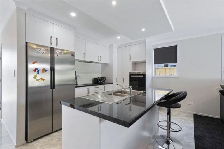 Photo of property in 39 Awatira Drive, Papamoa Beach, Papamoa, 3118