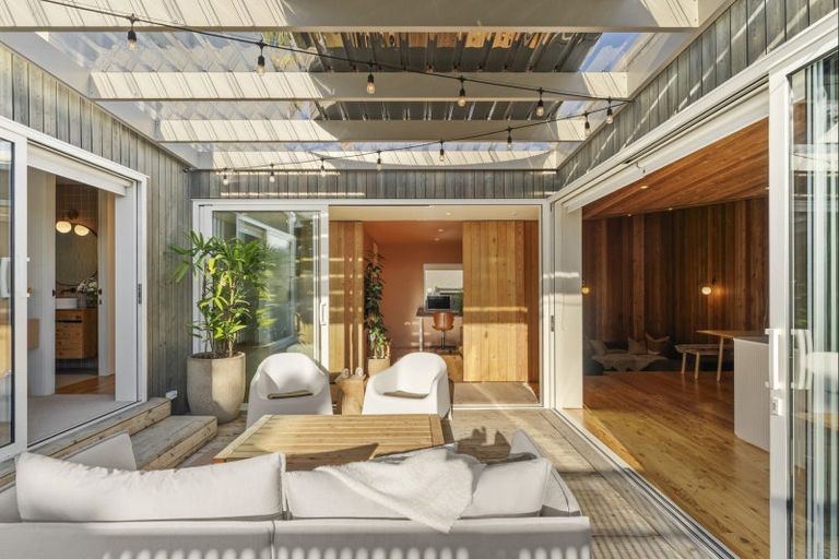 Photo of property in 249b Oceanbeach Road, Mount Maunganui, 3116