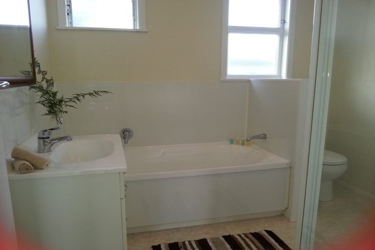 Photo of property in 4 Cargill Street, Papakura, 2110