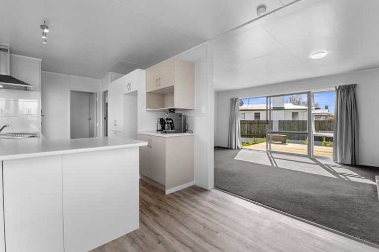 Photo of property in 6 Byron Grove, Owhata, Rotorua, 3010