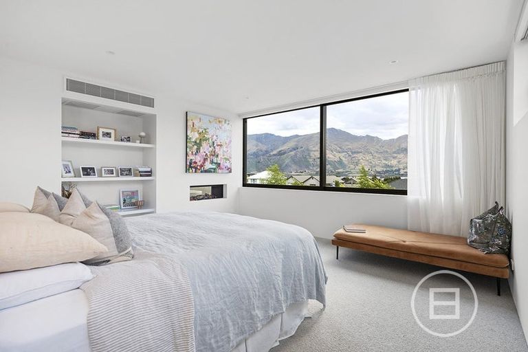Photo of property in 34 Minaret Ridge, Wanaka, 9305