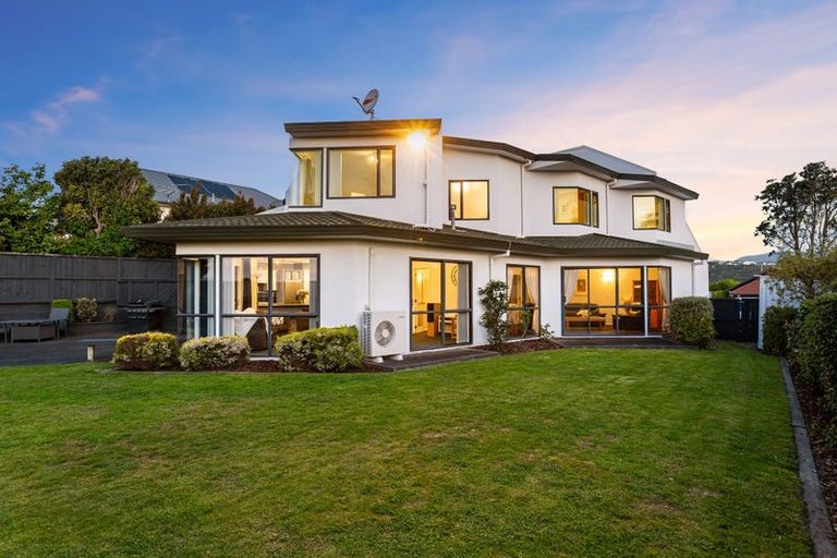 Photo of property in 21 Joseph Banks Drive, Whitby, Porirua, 5024