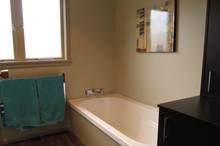 Photo of property in 2 Chapple Street, Alexandra, 9320