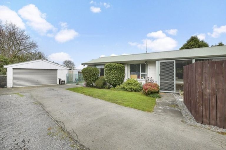 Photo of property in 143 Springs Road, Hornby, Christchurch, 8042