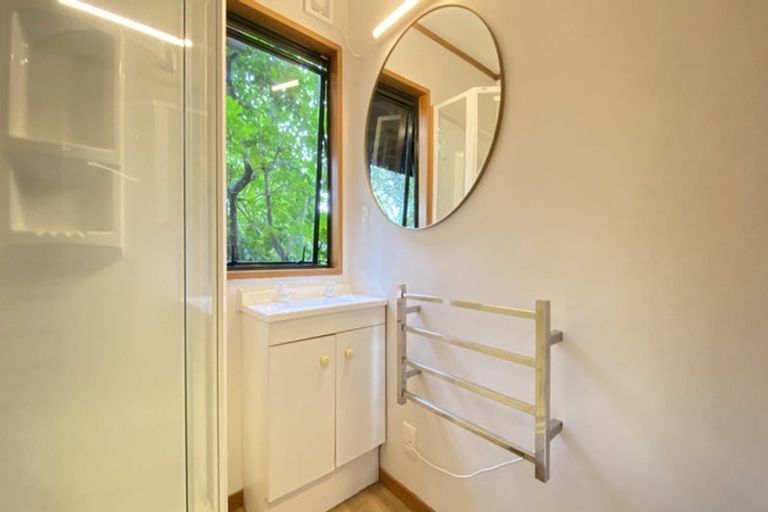 Photo of property in 31 York Road, Titirangi, Auckland, 0604