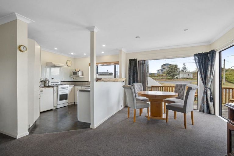 Photo of property in 4 Trafalgar Street, Foxton Beach, Foxton, 4815