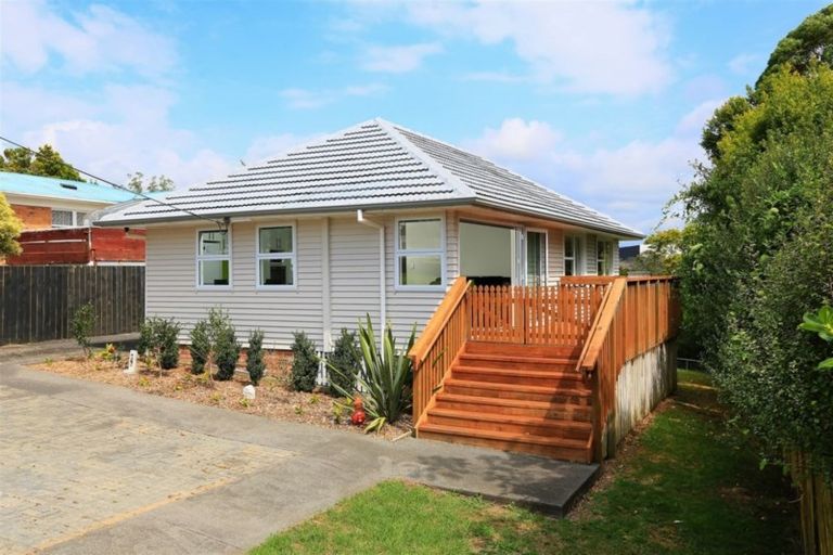Photo of property in 124 Flanshaw Road, Te Atatu South, Auckland, 0610