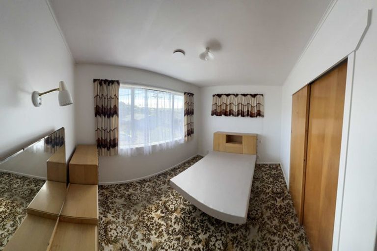 Photo of property in 20 Oswald Crescent, Paparangi, Wellington, 6037