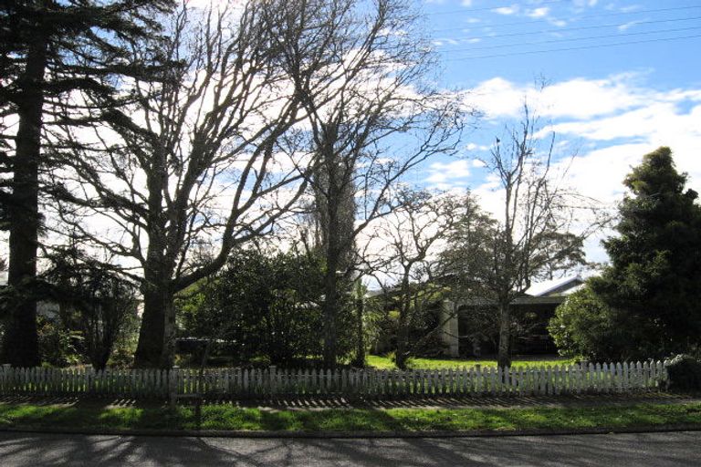 Photo of property in 25 Barrie Crescent, Silverdale, Hamilton, 3216