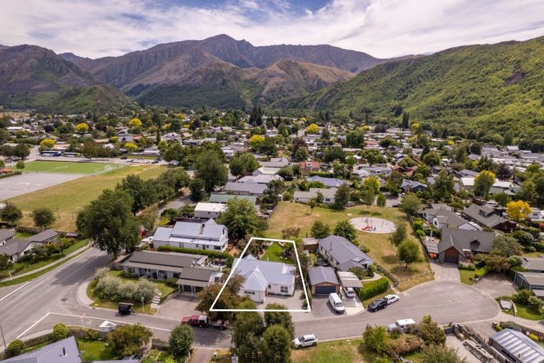 Photo of property in 4 Elva Dawson Place, Arrowtown, 9302