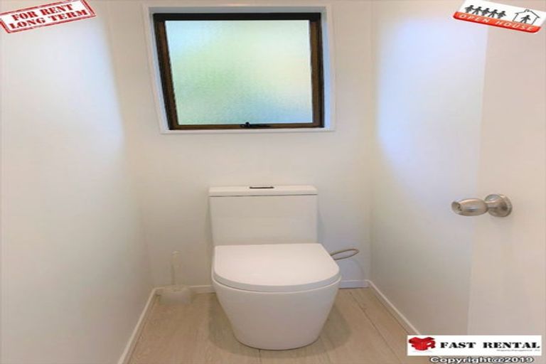 Photo of property in 16 Arde Place, Massey, Auckland, 0614