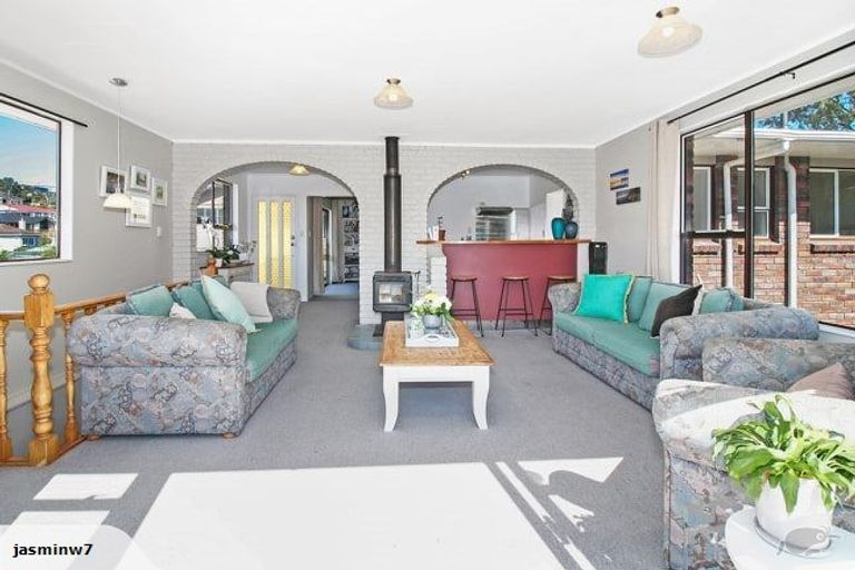 Photo of property in 28 Moulton Street, Moturoa, New Plymouth, 4310