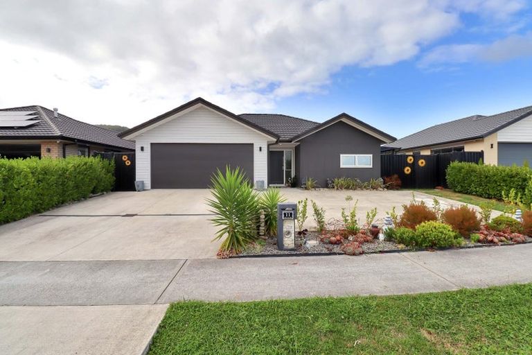 Photo of property in 11 Filmer Crescent, Wallaceville, Upper Hutt, 5018