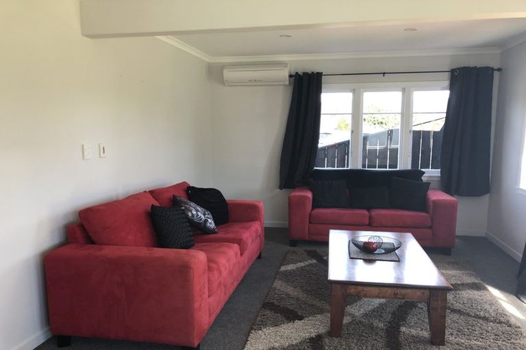Photo of property in 17 Bluegum Road, Paraparaumu Beach, Paraparaumu, 5032