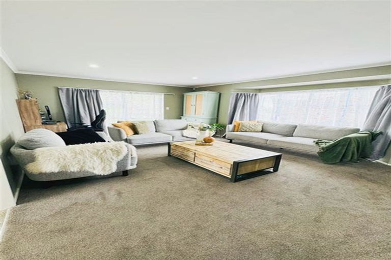 Photo of property in 2/17 Queen Street, Papakura, 2110