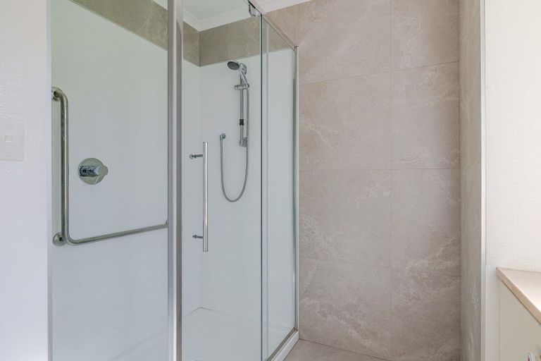 Photo of property in 8 Rothesay Place, Highbury, Palmerston North, 4412