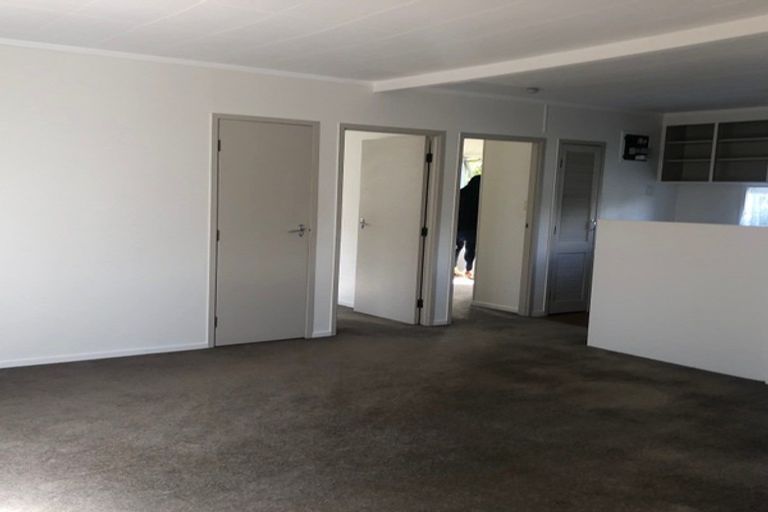 Photo of property in 2/20 Sheridan Drive, New Lynn, Auckland, 0600