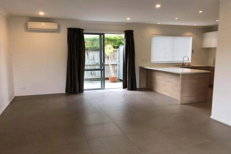 Photo of property in 1 Donnelly Street, Stonefields, Auckland, 1072