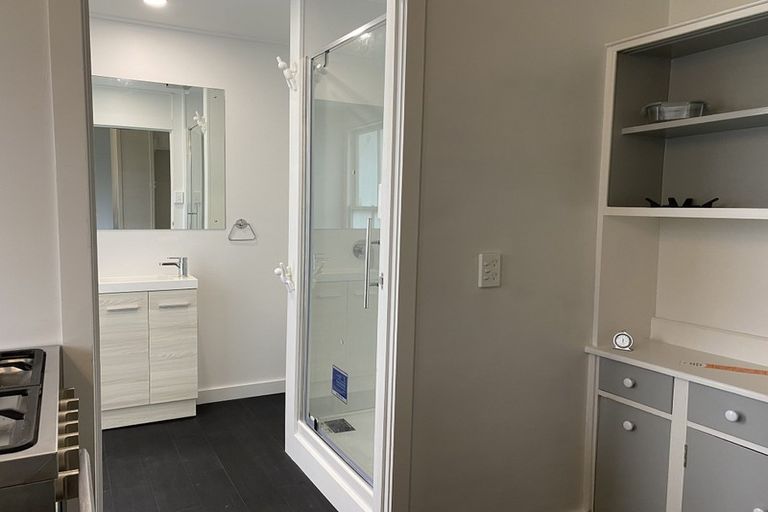 Photo of property in 4 Shoal Bay Road, Devonport, Auckland, 0624