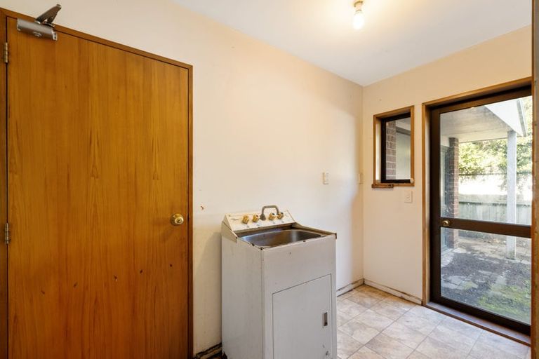 Photo of property in 13 Broadfell Avenue, Avonhead, Christchurch, 8042