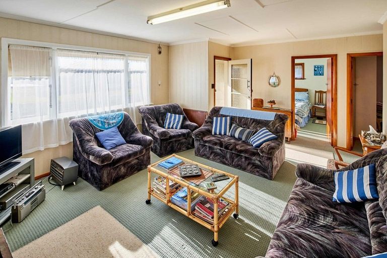 Photo of property in 581 Waitarere Beach Road, Waitarere Beach, Levin, 5510