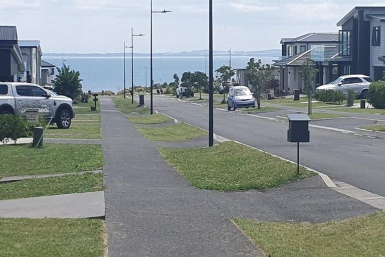 Photo of property in 2 Mutetai Road, Clarks Beach, 2122