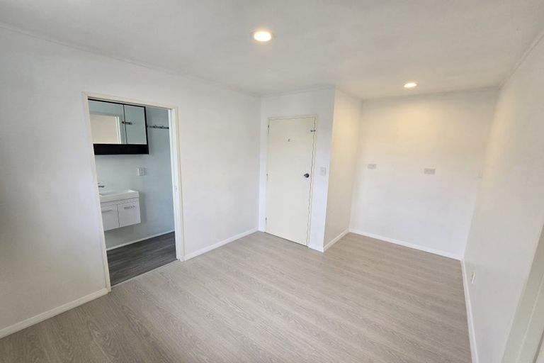 Photo of property in 4 Kiwi Road, Raumati Beach, Paraparaumu, 5032