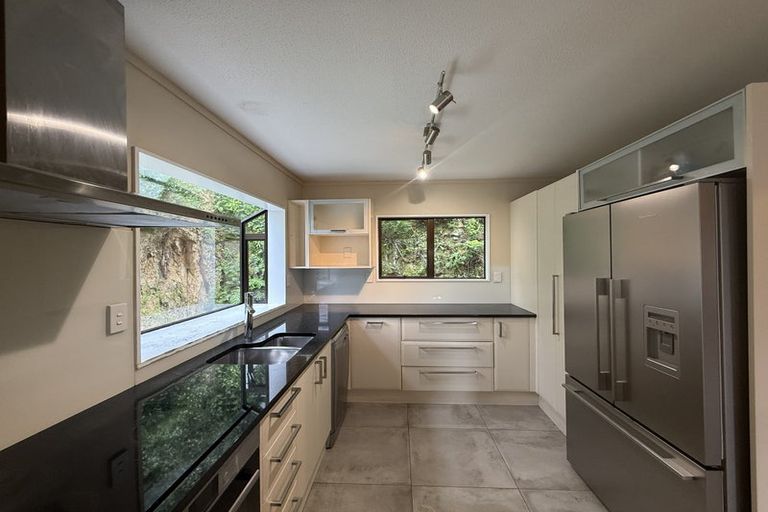 Photo of property in 63 Makara Road, Karori, Wellington, 6012