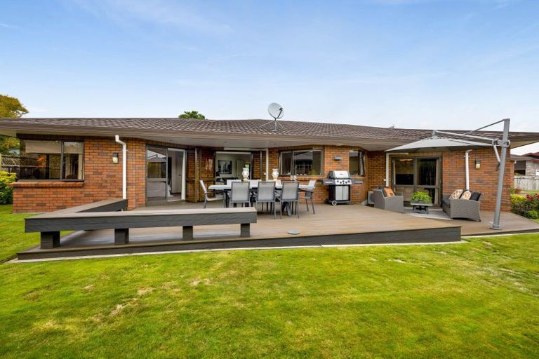 Photo of property in 3b Larsen Place, Merrilands, New Plymouth, 4312