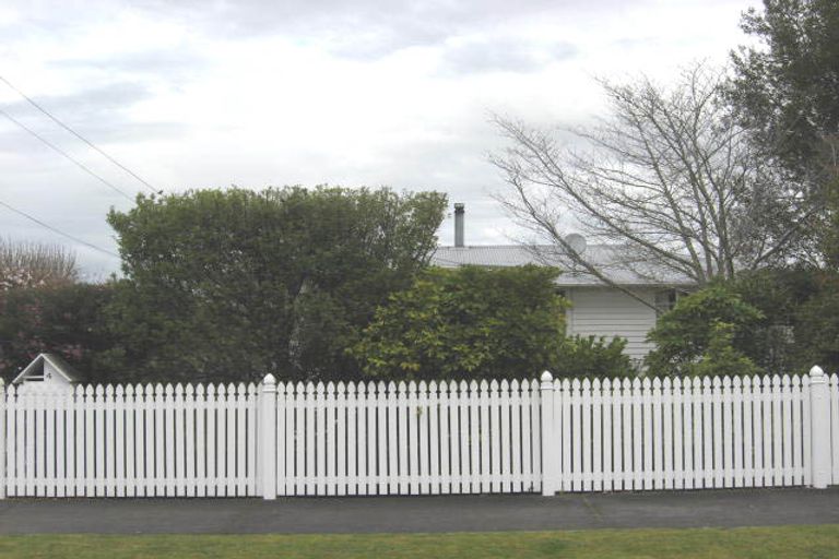 Photo of property in 4 Madden Place, Solway, Masterton, 5810