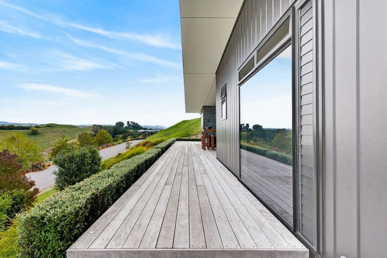 Photo of property in 17 Te Roera Drive, Taradale, Napier, 4112